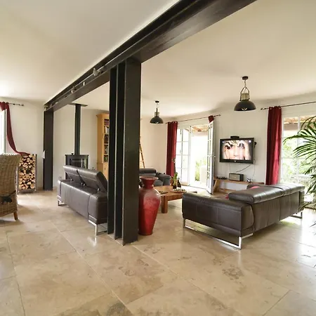 La Lézarde, D'hôte, Piscine, Salle D'eau Privatif, Café Ou Thé Offert Le Matin Habitación en casa particular