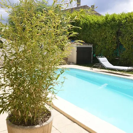 Habitación en casa particular La Lézarde, D'hôte, Piscine, Salle D'eau Privatif, Café Ou Thé Offert Le Matin *