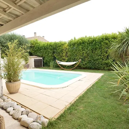 Habitación en casa particular La Lézarde, D'hôte, Piscine, Salle D'eau Privatif, Café Ou Thé Offert Le Matin Saint-Victor-la-Coste