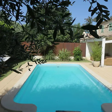 La Lézarde, D'hôte, Piscine, Salle D'eau Privatif, Café Ou Thé Offert Le Matin Habitación en casa particular
