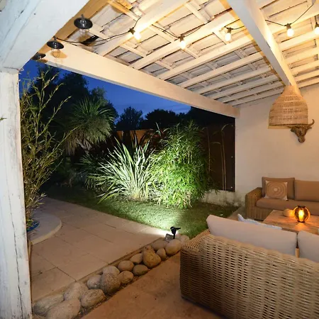 Habitación en casa particular La Lézarde, D'hôte, Piscine, Salle D'eau Privatif, Café Ou Thé Offert Le Matin *