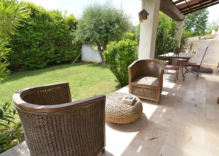 La Lezarde, D'hote, Piscine, Salle D'eau Privatif, Cafe Ou The Offert Le Matin Ubytování v soukromí Saint-Victor-la-Coste