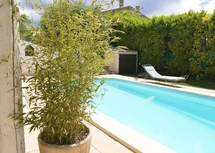 民宿 La Lezarde, D'hote, Piscine, Salle D'eau Privatif, Cafe Ou The Offert Le Matin *